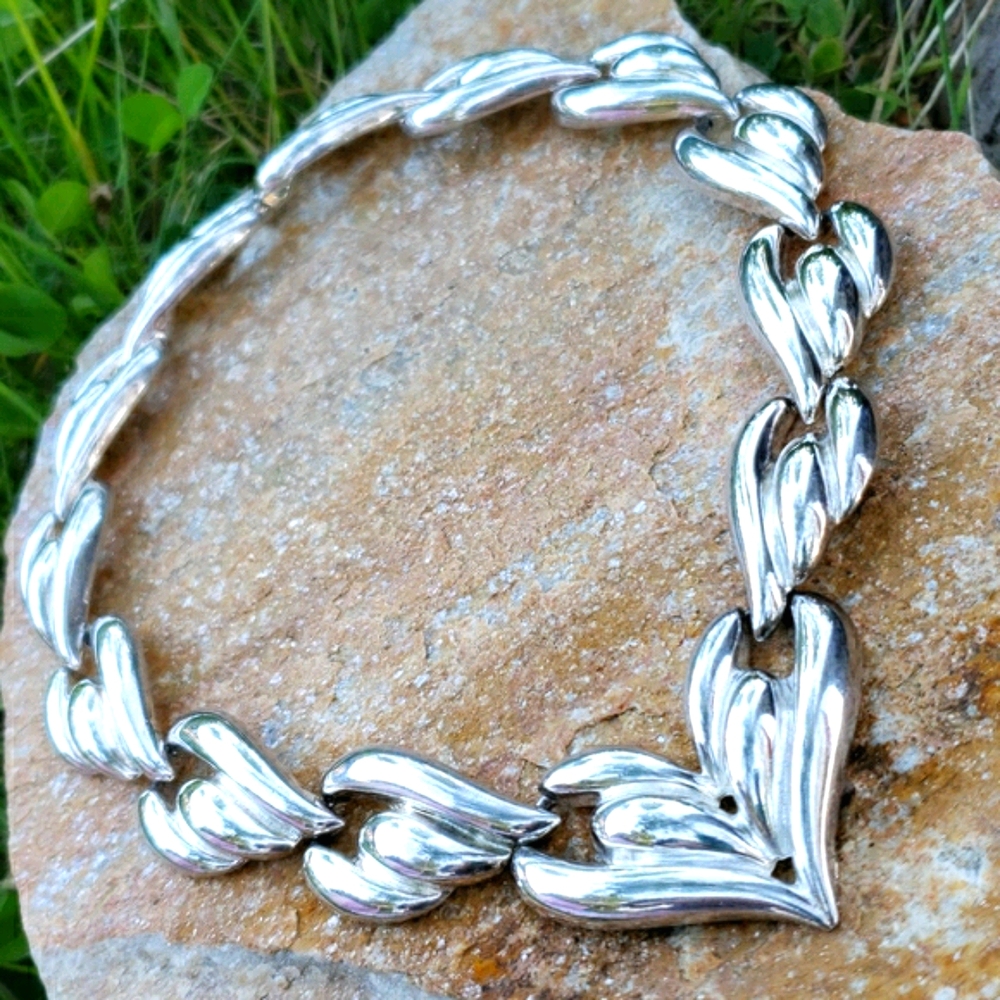 Chunky Vintage High End Stylized Silver Heart Shape Rhodium Plate Necklace - Picture 3 of 14